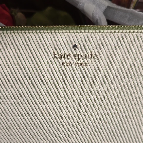 Kate Spade Elegant Green and Cream Crossbody Bag - Picture 2 of 9